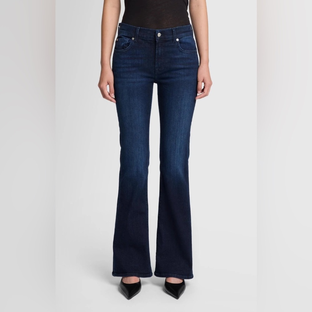7 For All Mankind Jeans Women’s 
32 Kimmie Bootcut Dark Wash Blue 
34" Inseam